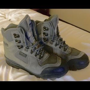 Vasque Hiking boots. Olive green. Size 9.5